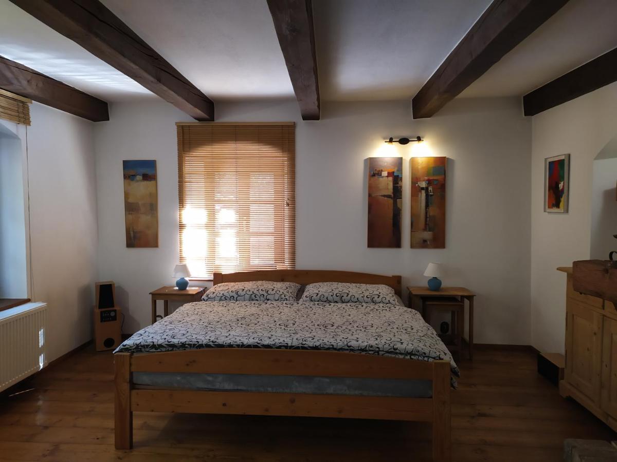 Vesin Forest Rustic Apartment Brdy מראה חיצוני תמונה