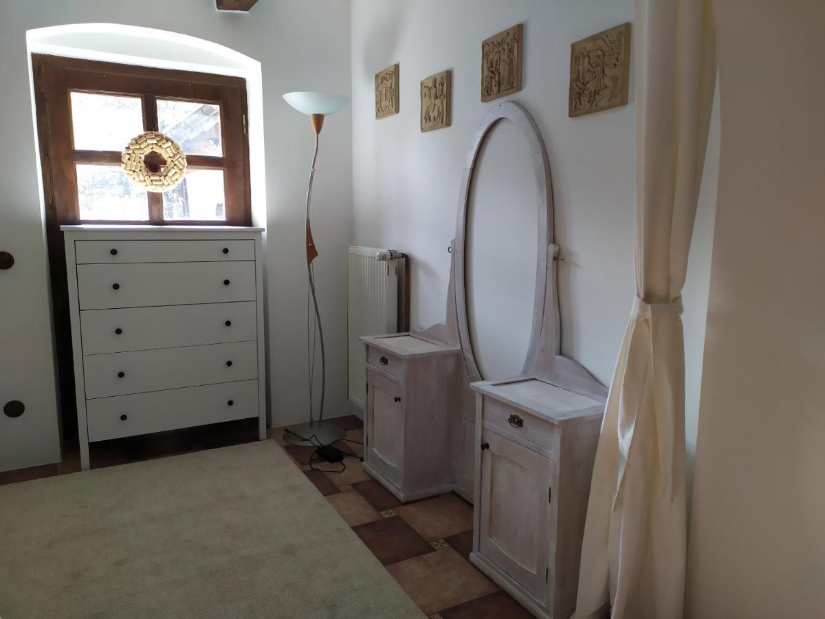Vesin Forest Rustic Apartment Brdy מראה חיצוני תמונה