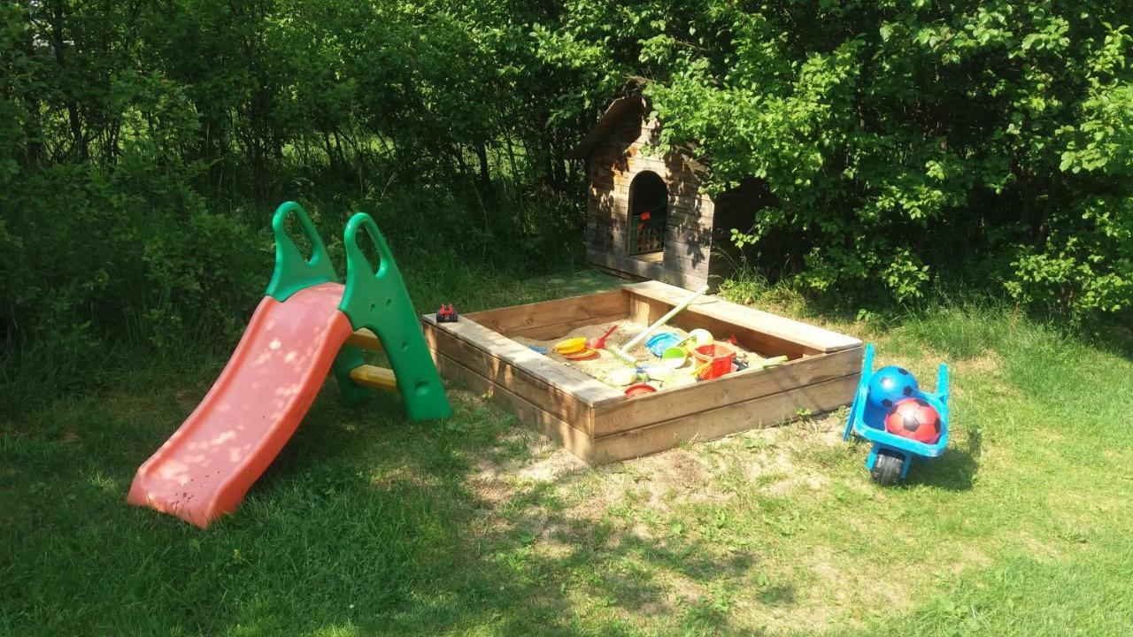 Vesin Forest Rustic Apartment Brdy מראה חיצוני תמונה